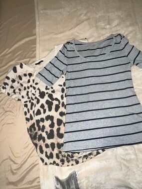 2  summer tops bundle deal!! No extra discounts.